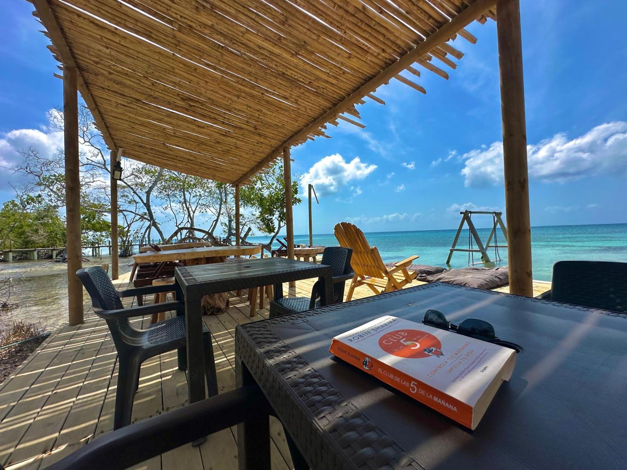 Medusa Hostel Isla Tintipan Tintipan Island 外观 照片