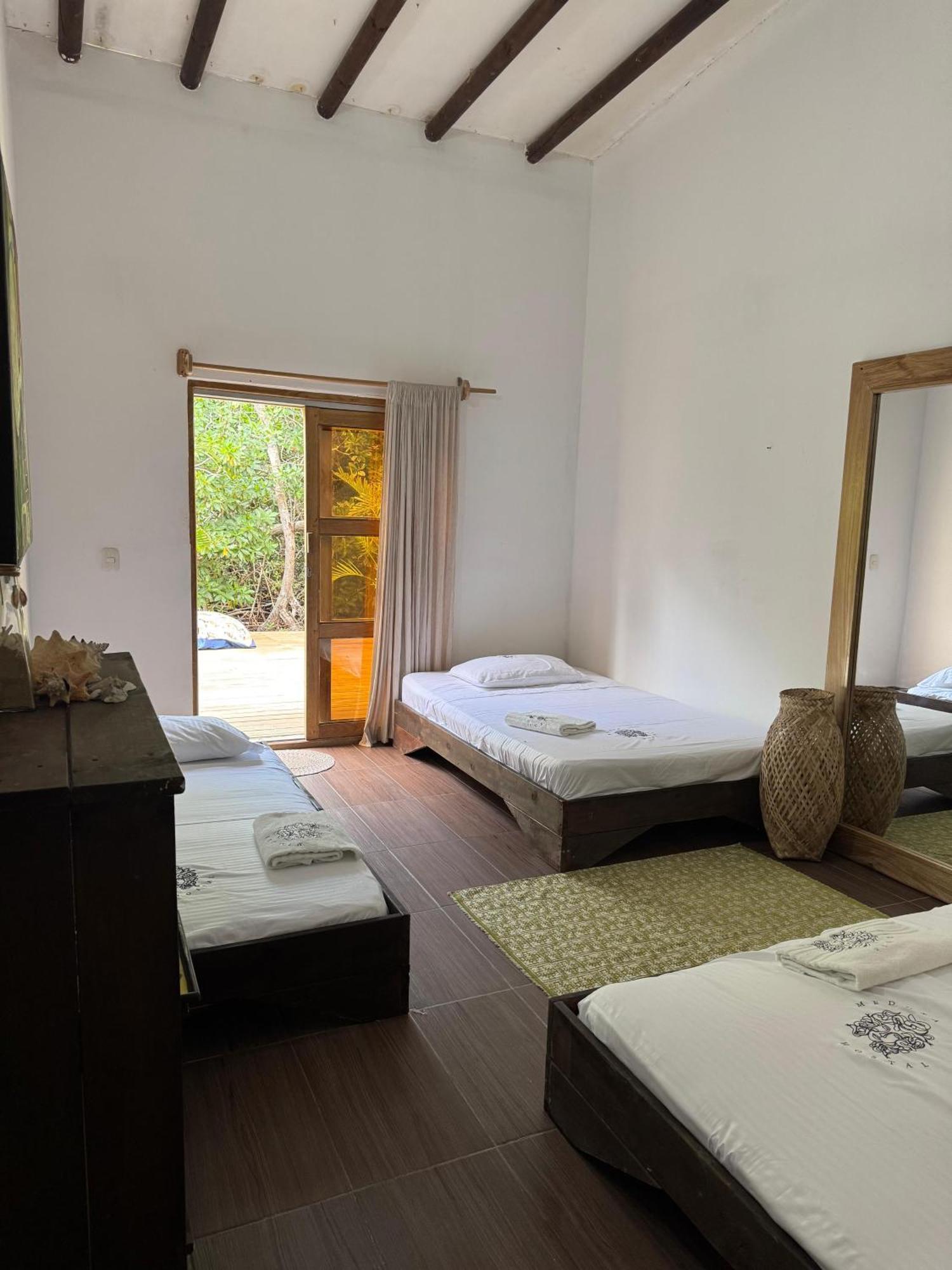 Medusa Hostel Isla Tintipan Tintipan Island 外观 照片